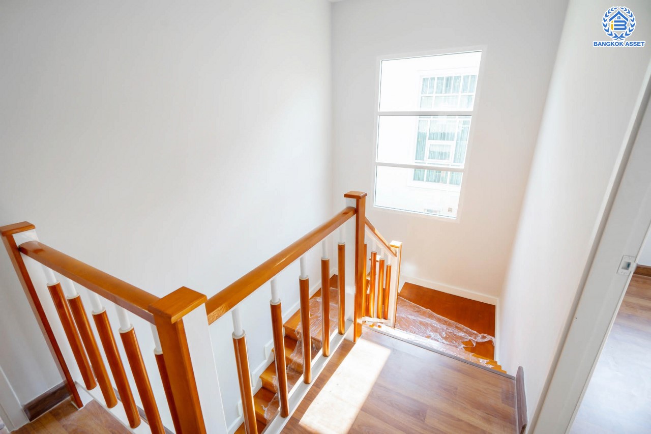 บ้านมือสองตกแต่งใหม่ หลังใหญ่ ดีไซน์ทันสมัย เนื้อที่ 53.8 ตร.ว. ม.ภัสสร14 บางใหญ่-กาญจนาฯ (ซ.กันตนา) รองรับทุกความสุข ฟังก์ชัน 3 ห้องนอน 2 ห้องน้ำ 2 ที่จอดรถ บนทำเลศักยภาพ ใกล้เซ็นทรัลเวสต์เกต ทางด่วน "ศรีรัช" และรถไฟฟ้า "สถานีตลาดบางใหญ่"